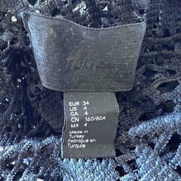 H&M Long Sleeve Lace Crop Top Color Black Size 4 - Picture 6 of 7